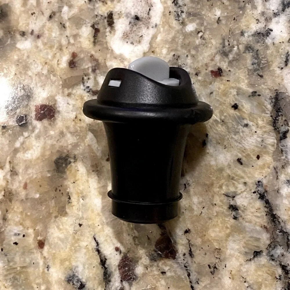 Oxo Wine Bottle Stopper Cork Rubber Black‎ Like New